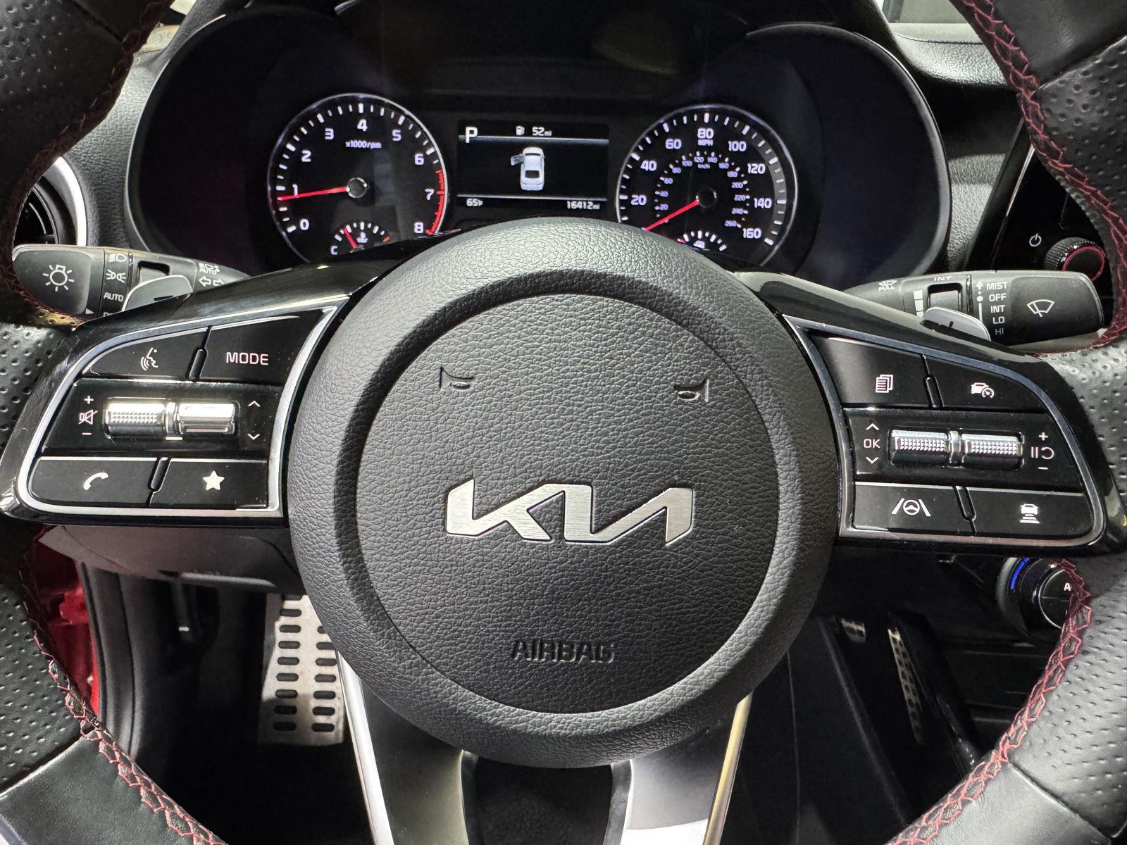 Vehicle photo 11