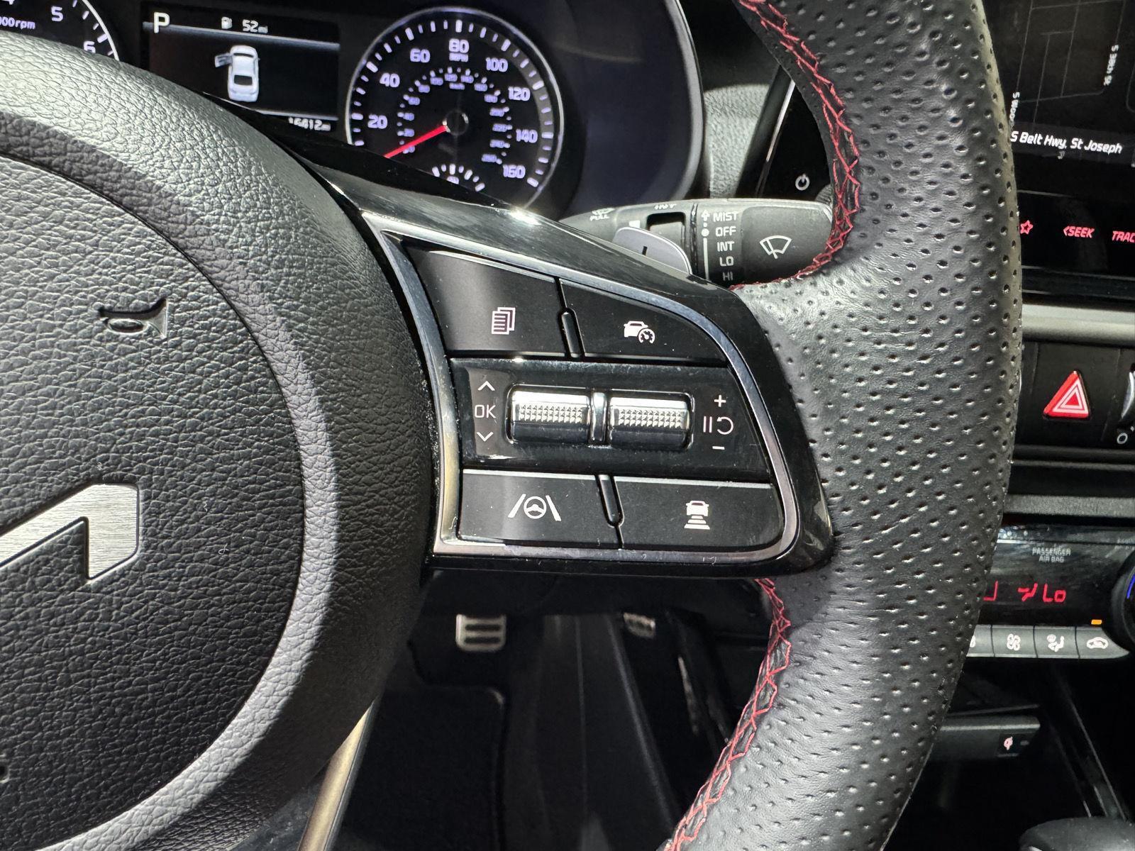 Vehicle photo 13