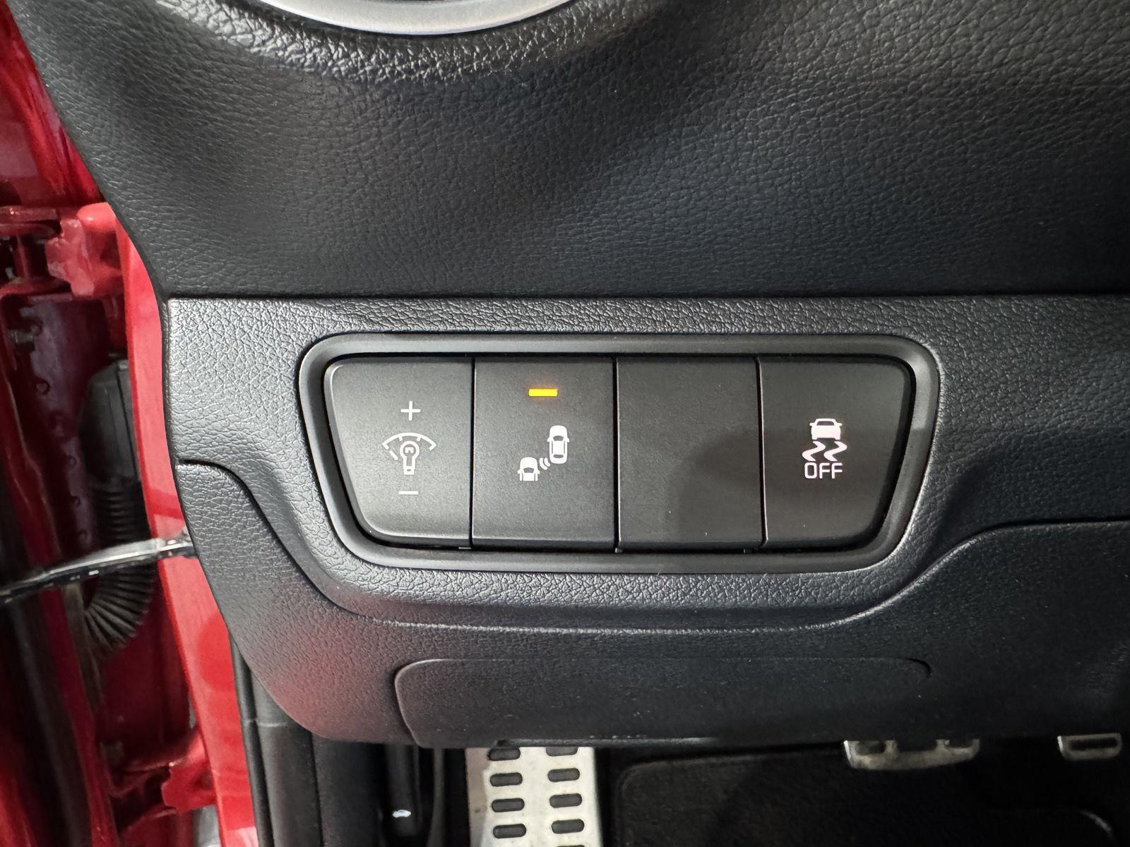 Vehicle photo 16