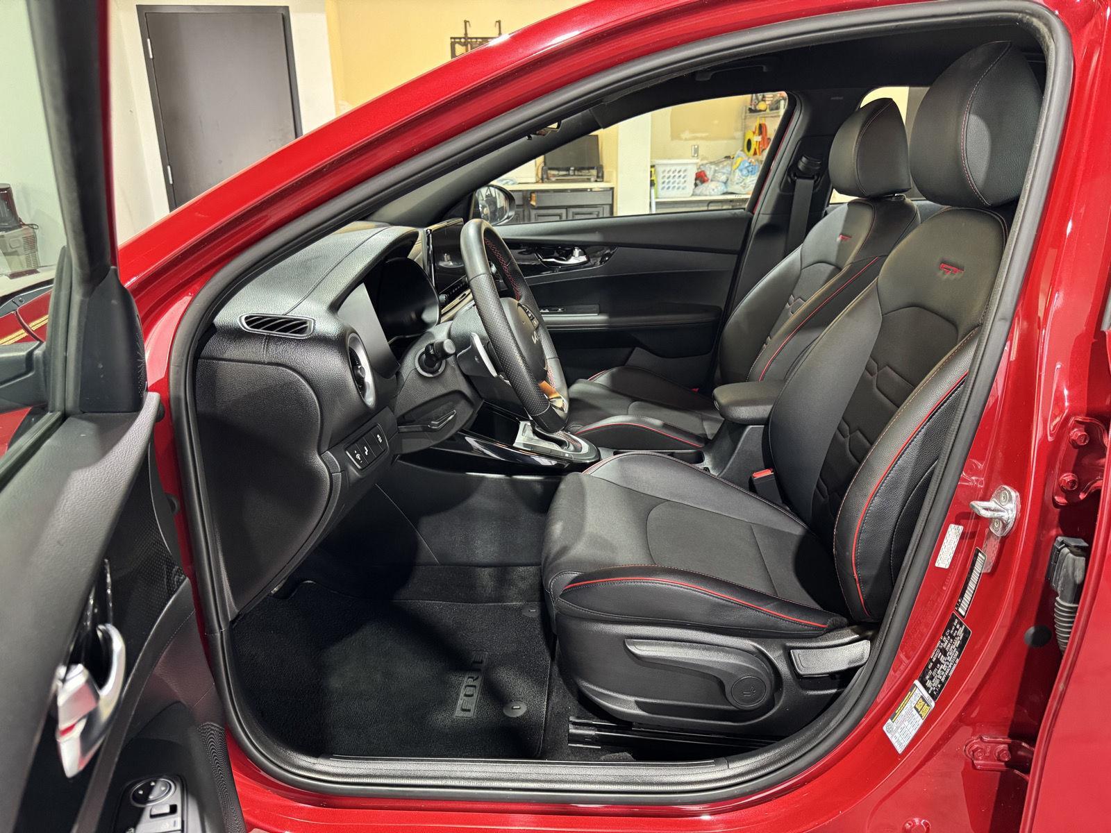 Vehicle photo 17