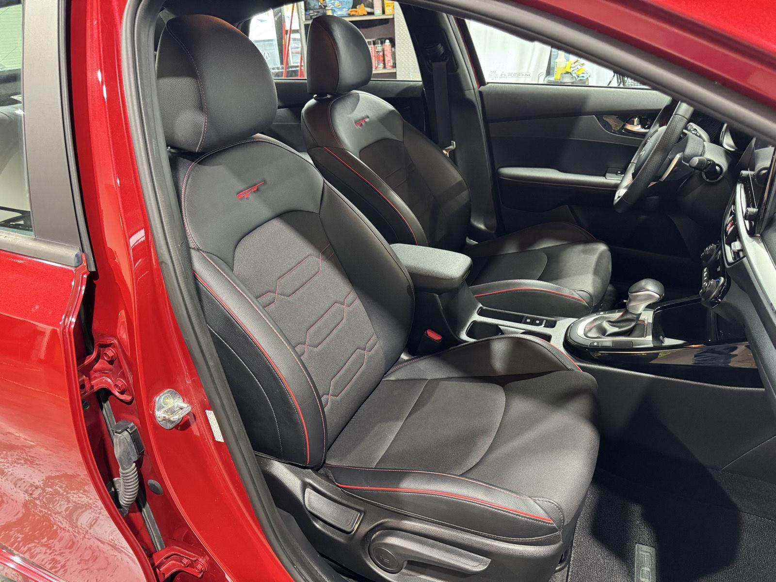 Vehicle photo 24
