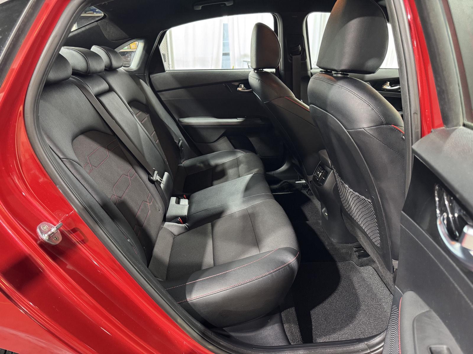 Vehicle photo 27