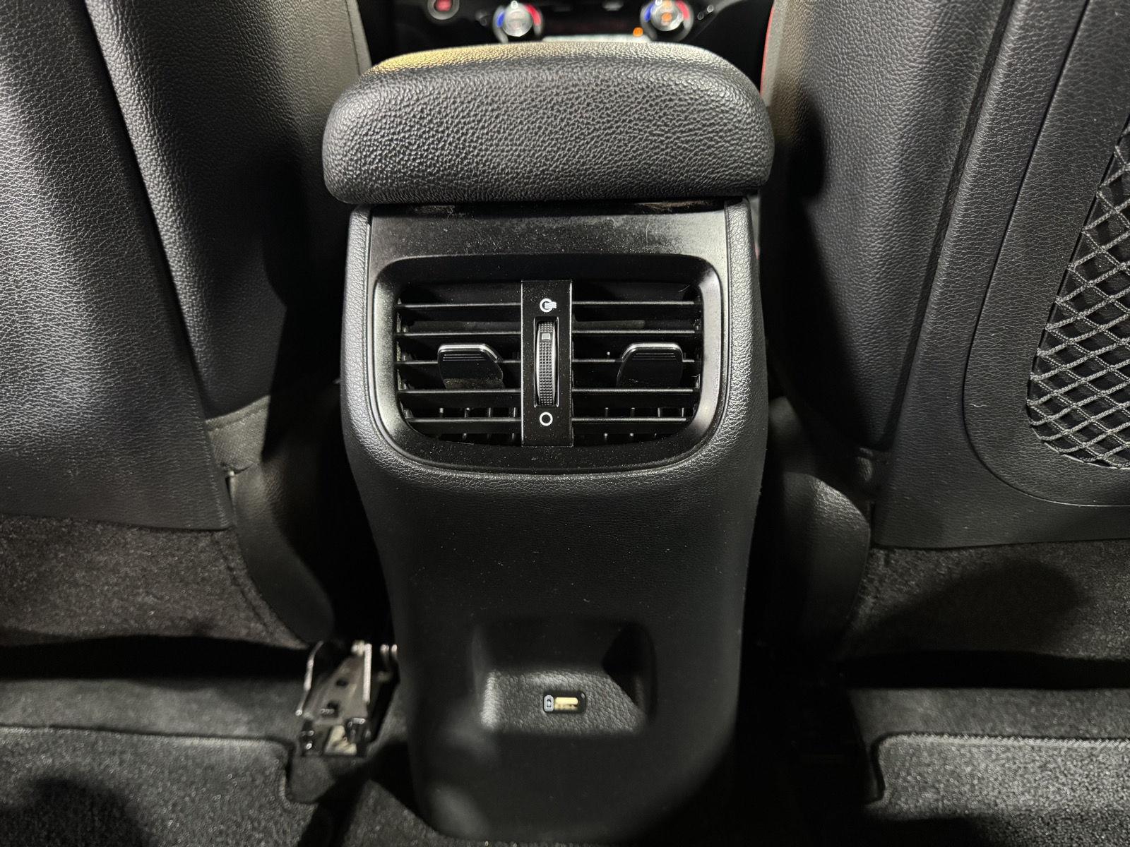 Vehicle photo 36