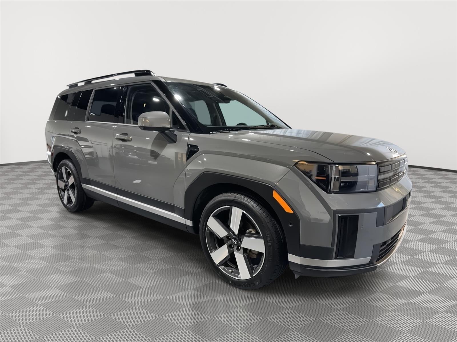 Vehicle photo 6