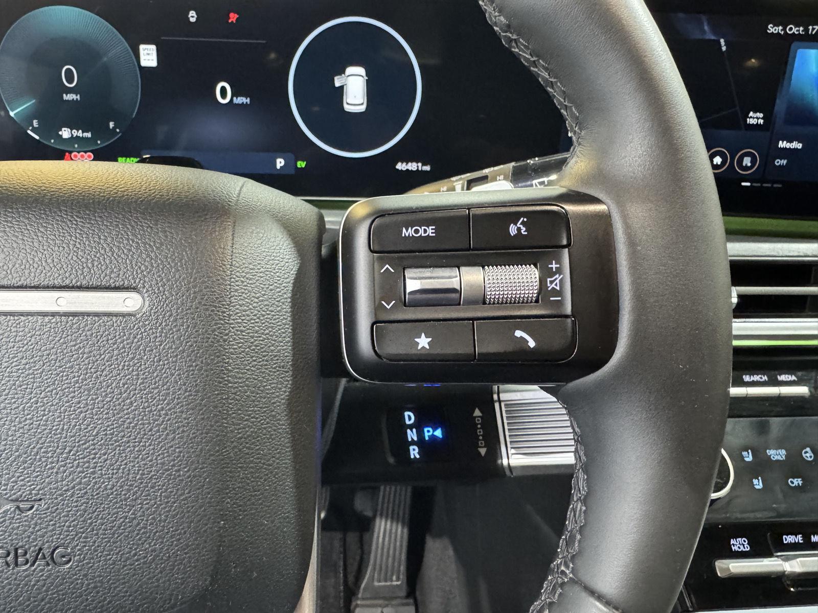 Vehicle photo 16
