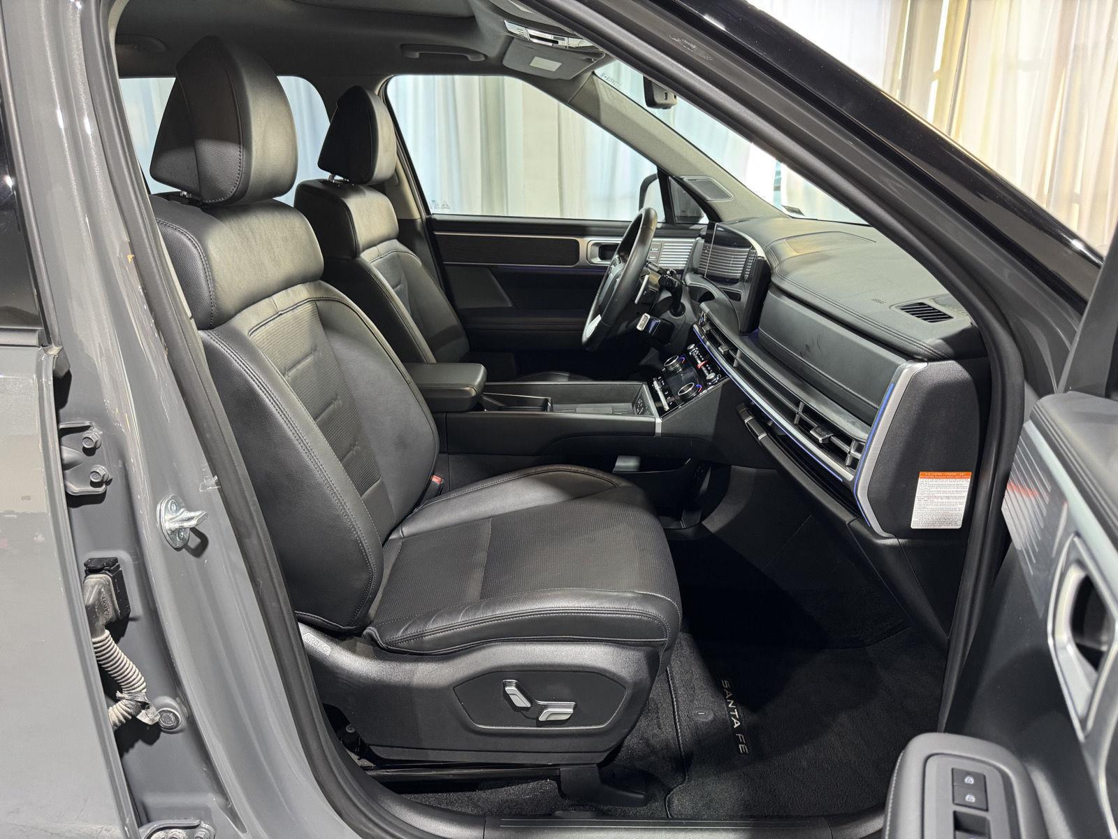 Vehicle photo 26