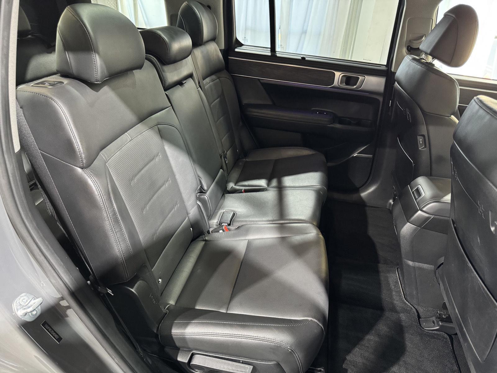 Vehicle photo 31