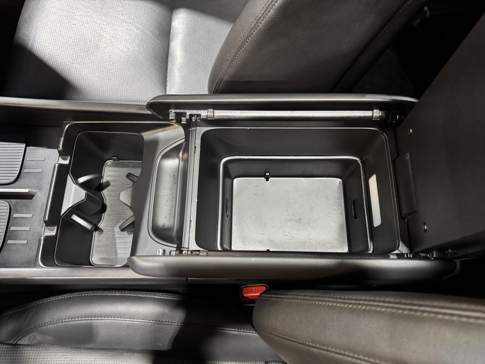 Vehicle photo 43