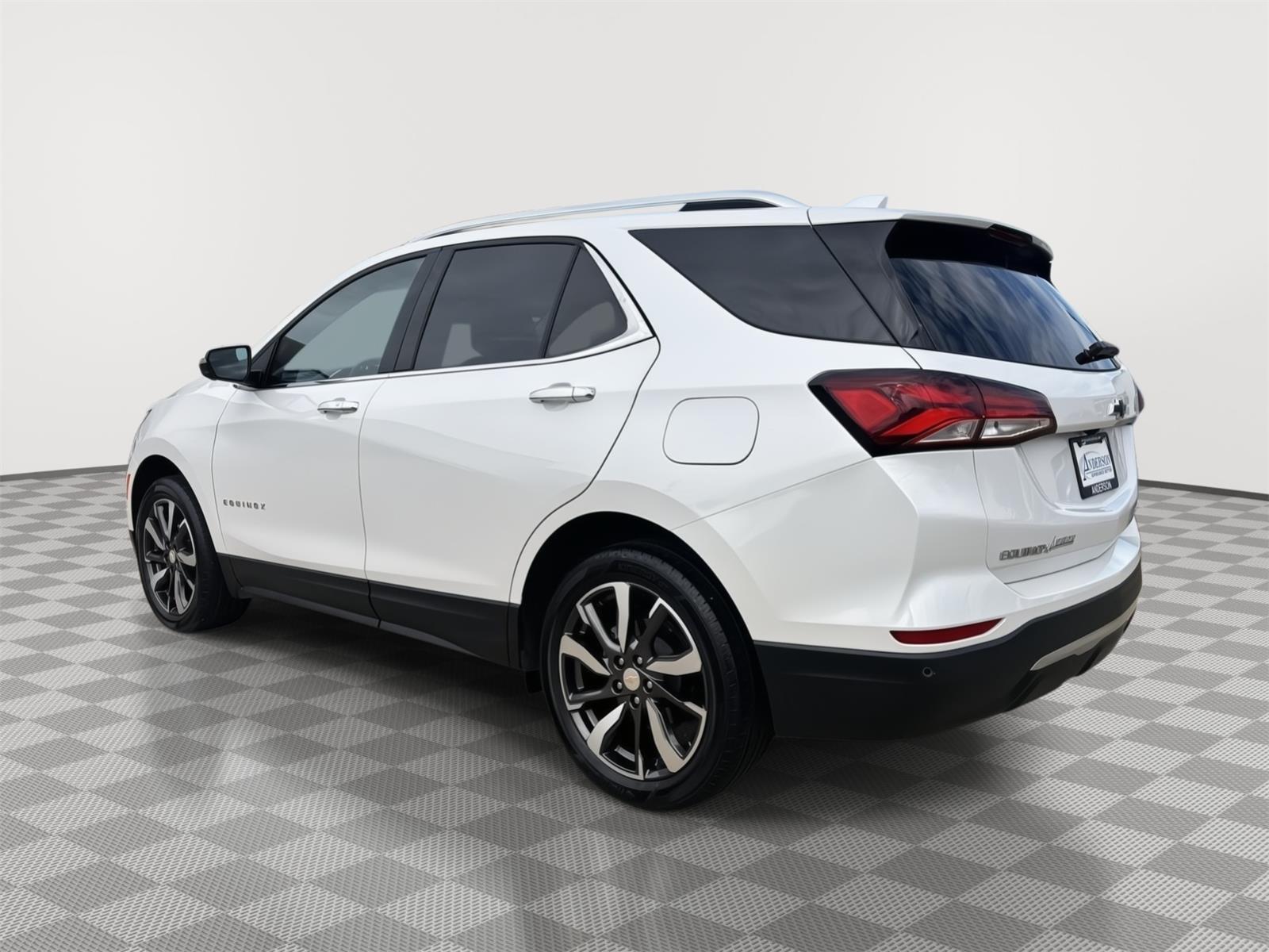 Vehicle photo 4