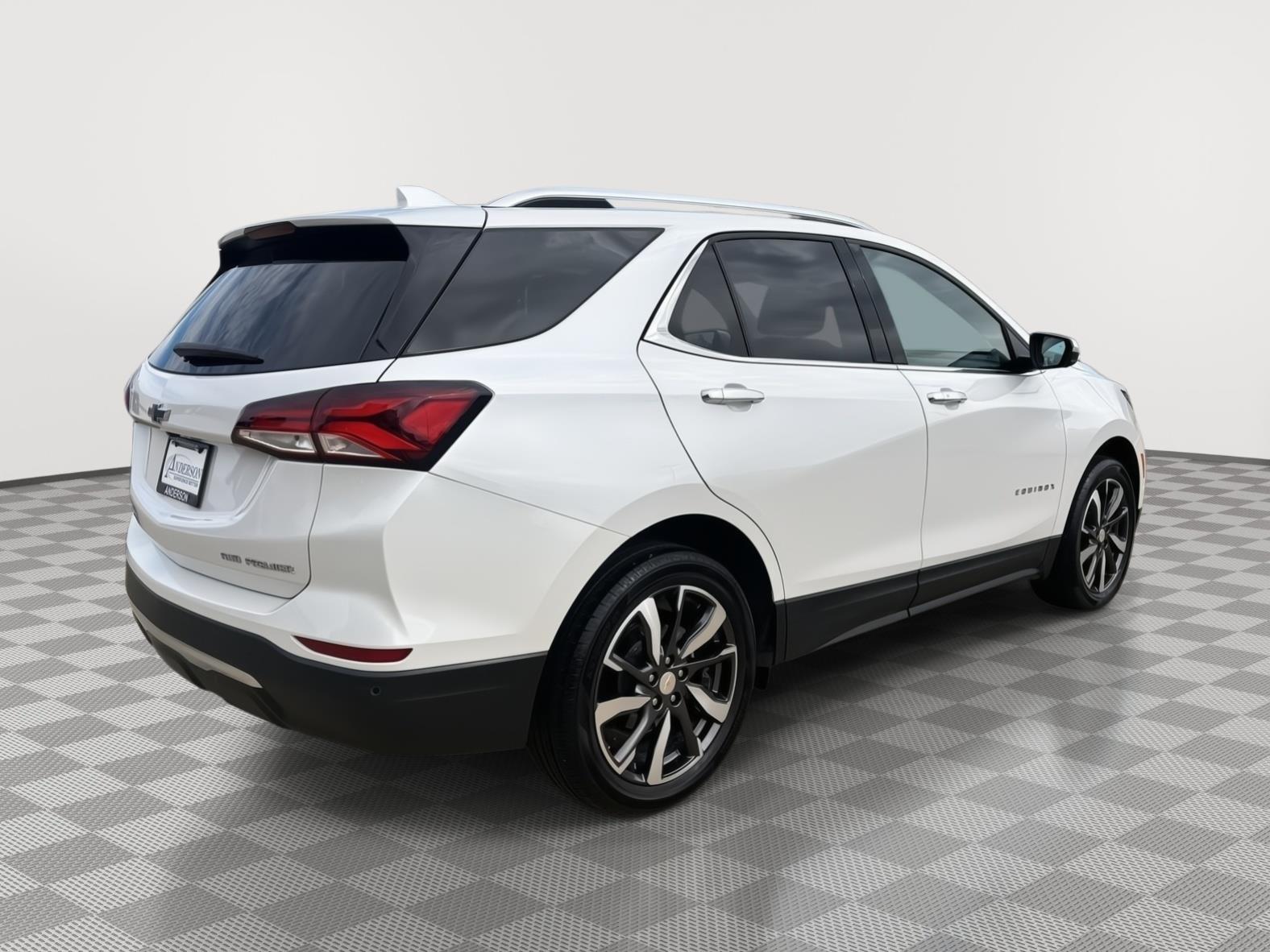 Vehicle photo 6