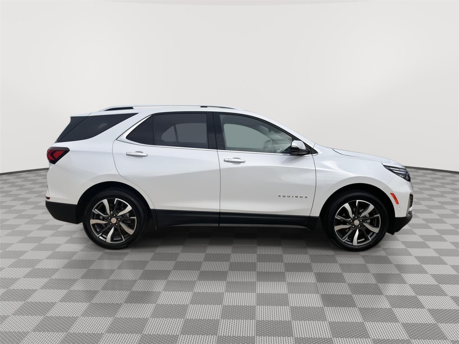 Vehicle photo 7