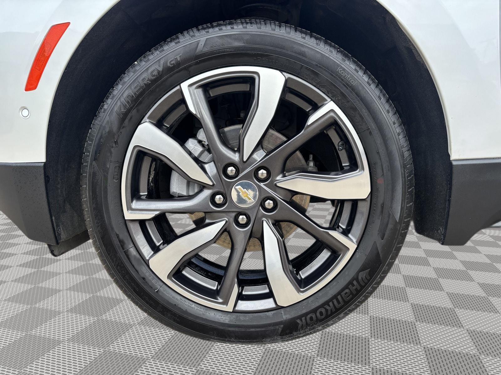 Vehicle photo 10