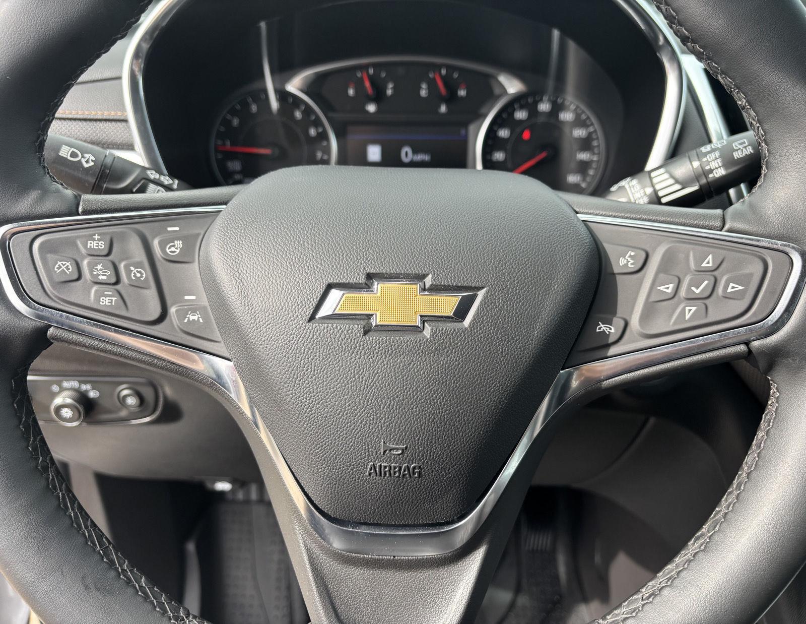 Vehicle photo 13
