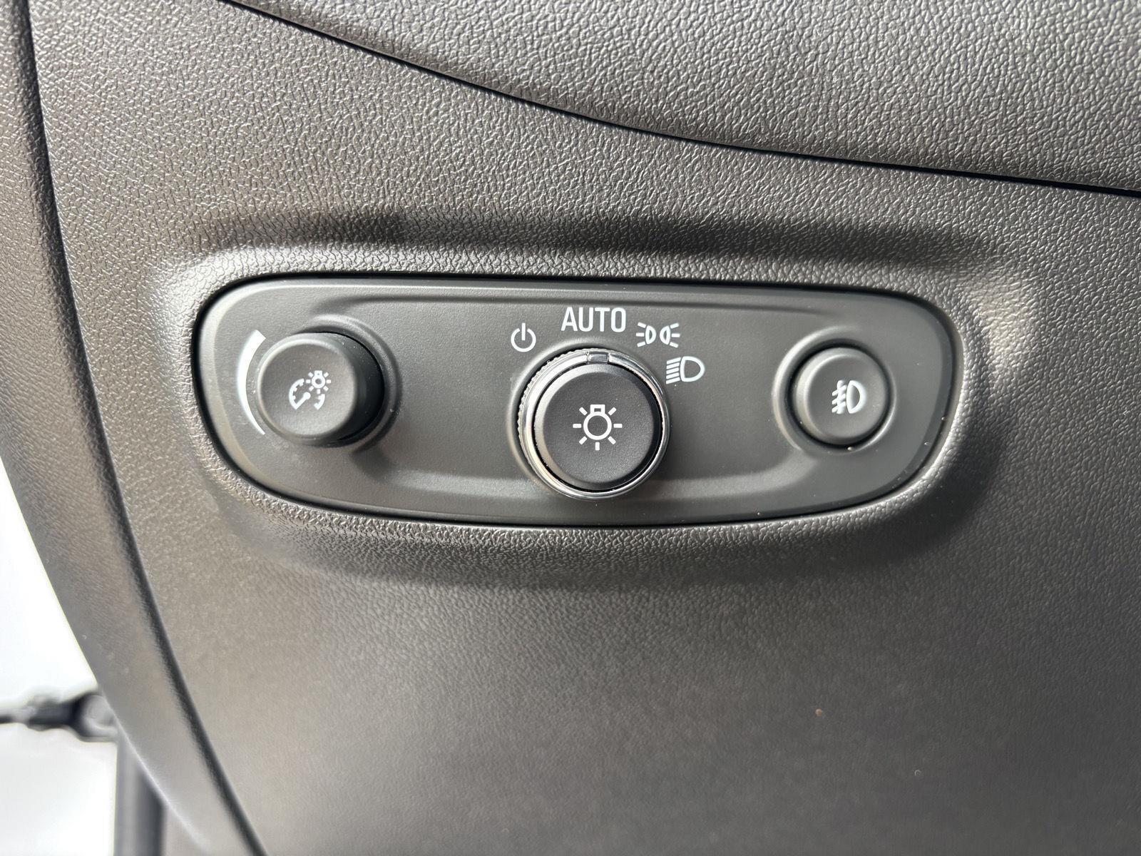 Vehicle photo 18