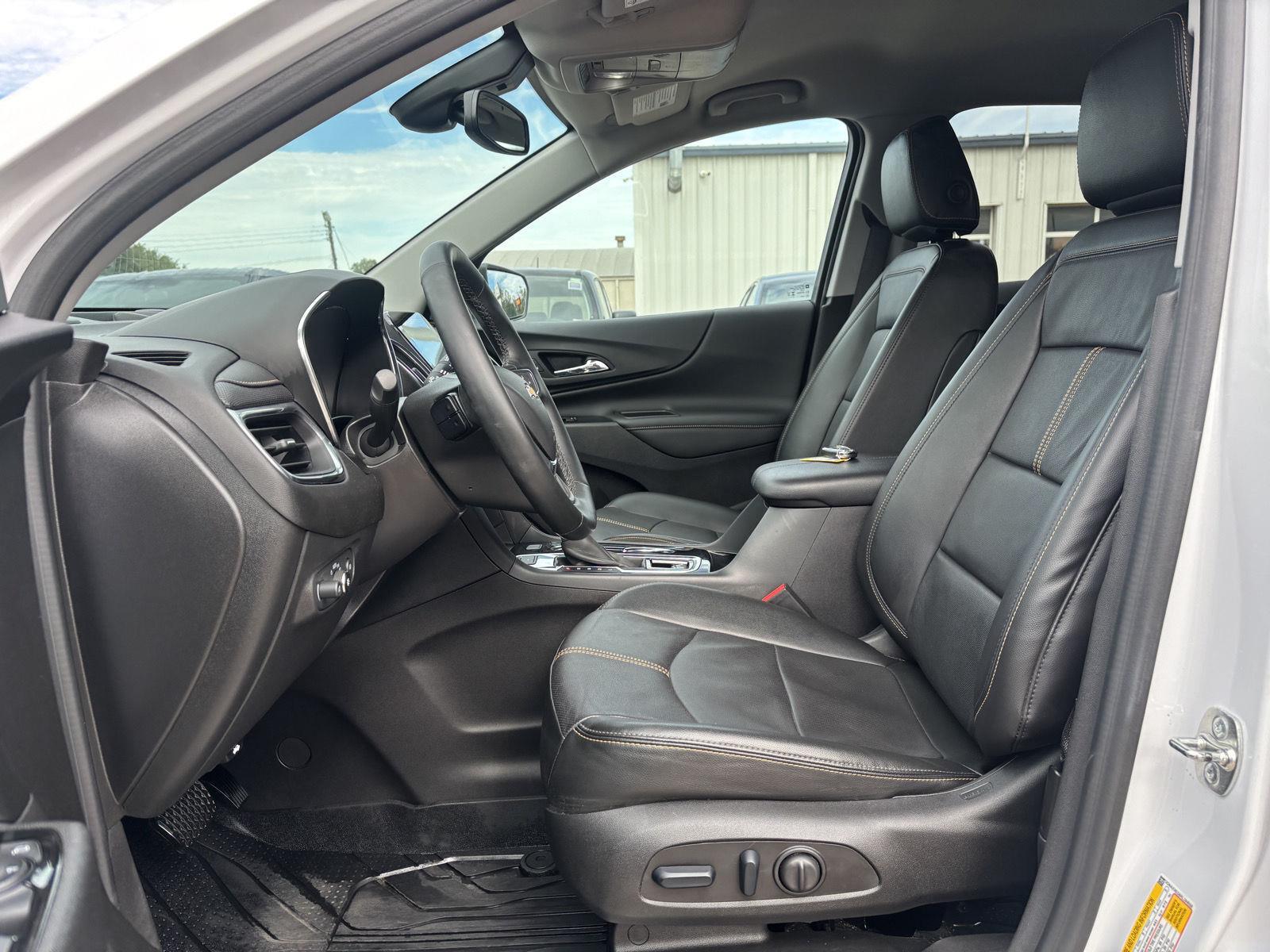 Vehicle photo 19