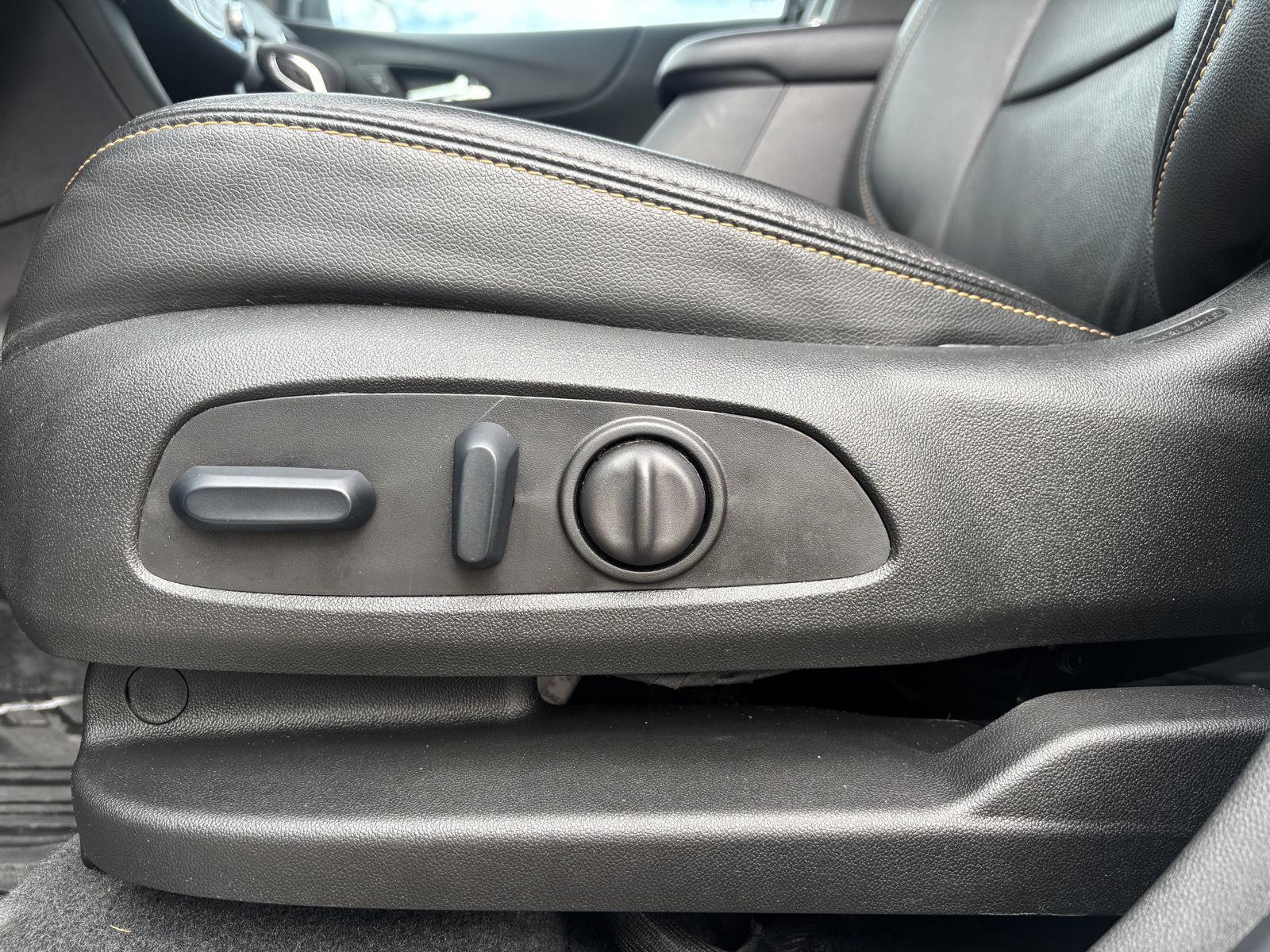 Vehicle photo 21