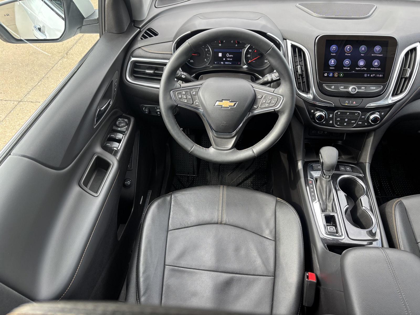 Vehicle photo 23
