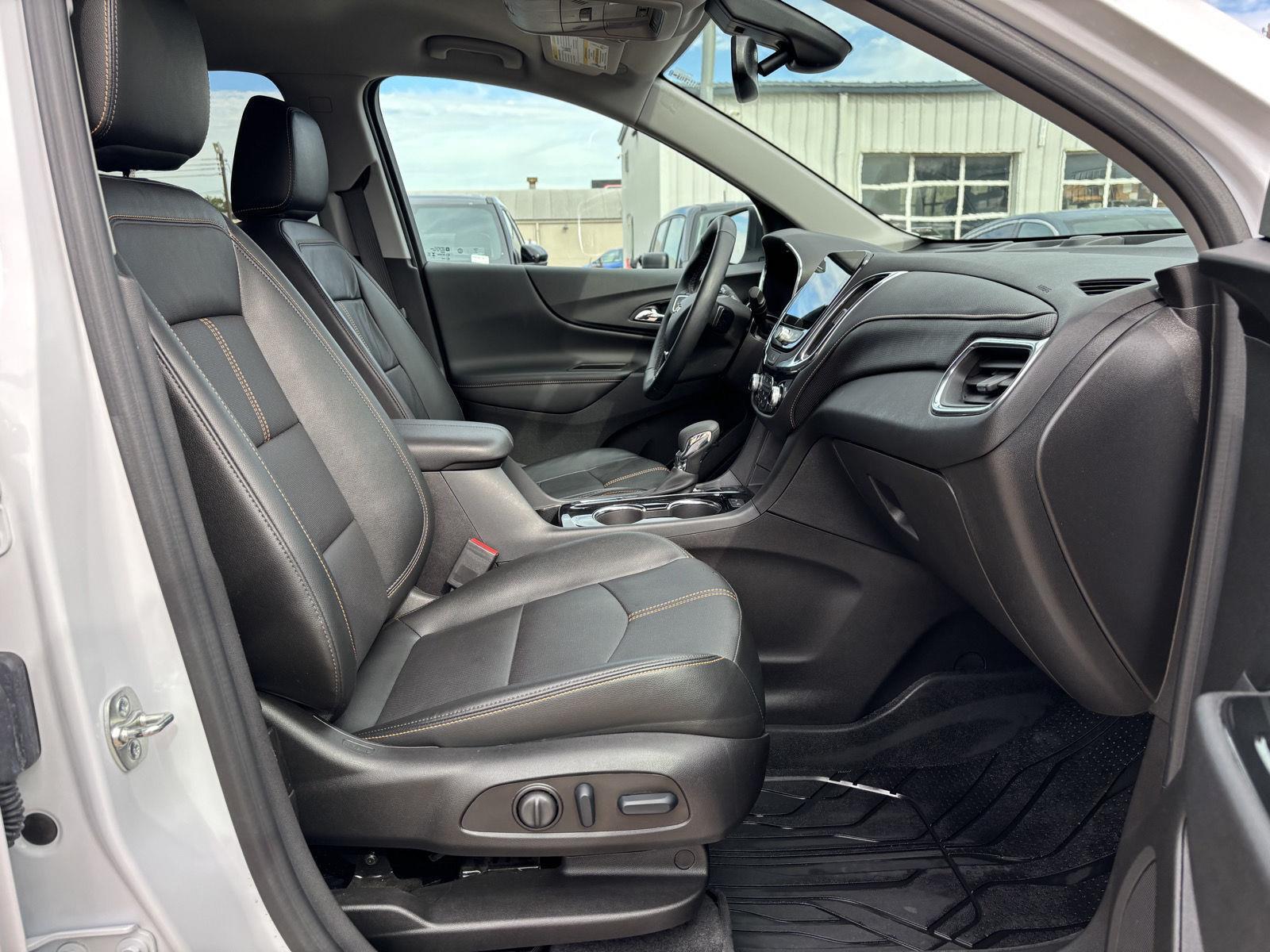 Vehicle photo 25