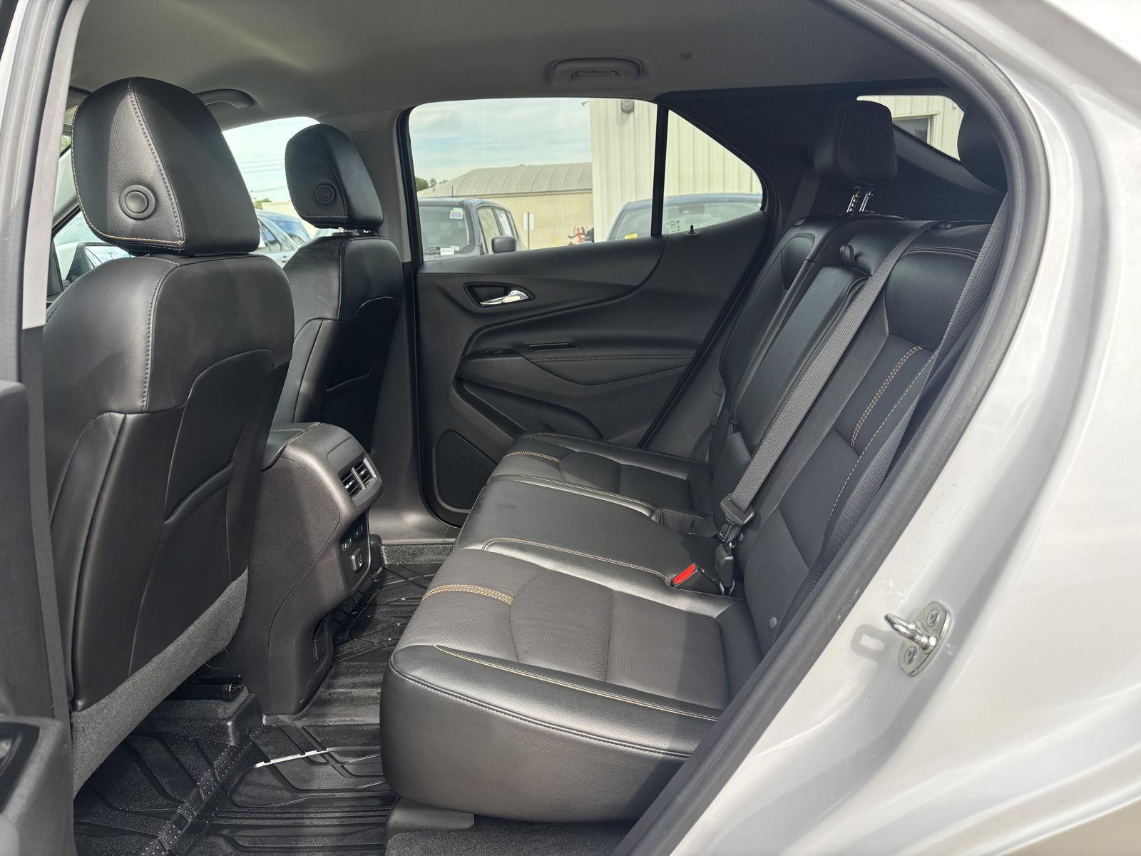 Vehicle photo 31
