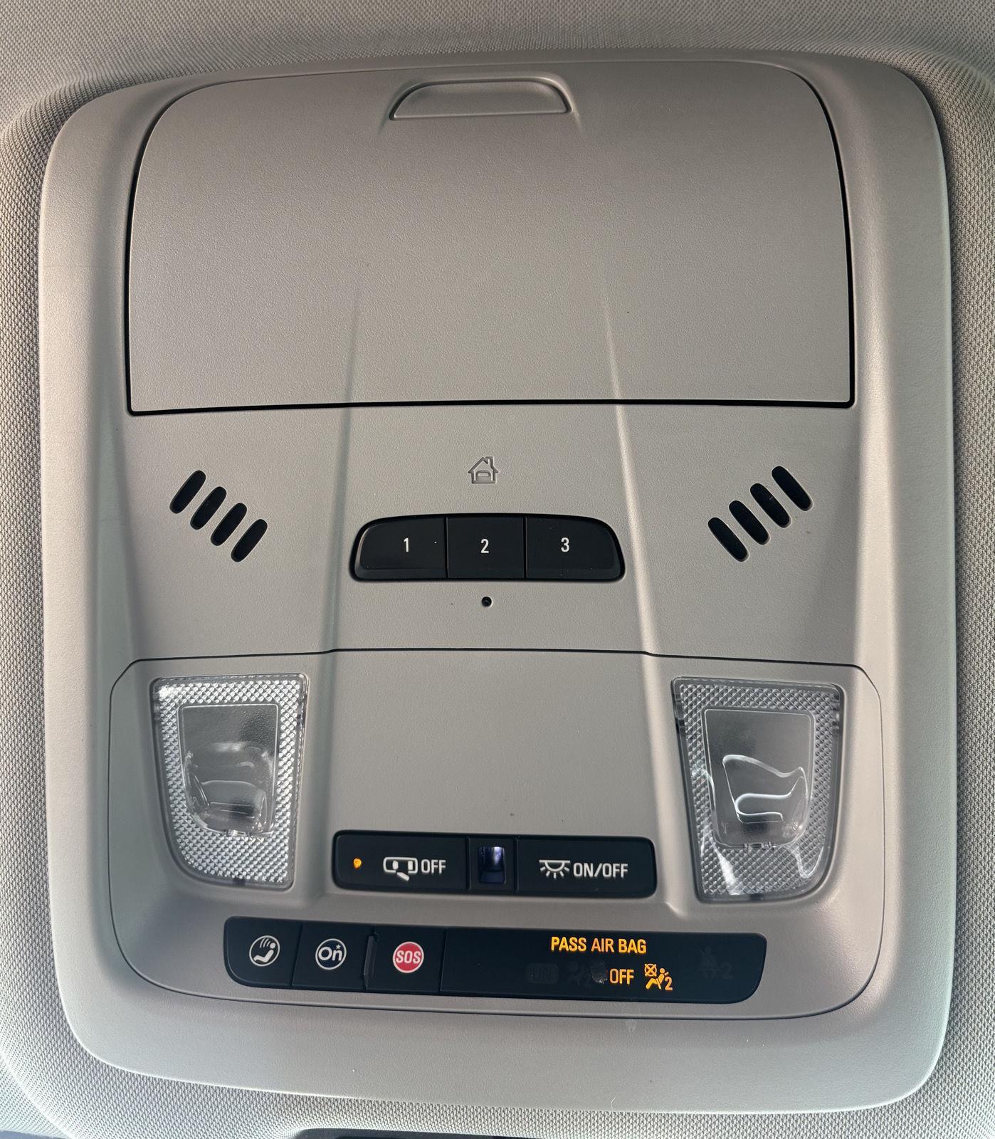 Vehicle photo 32