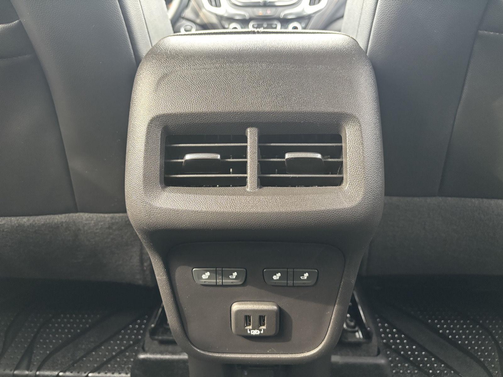 Vehicle photo 38