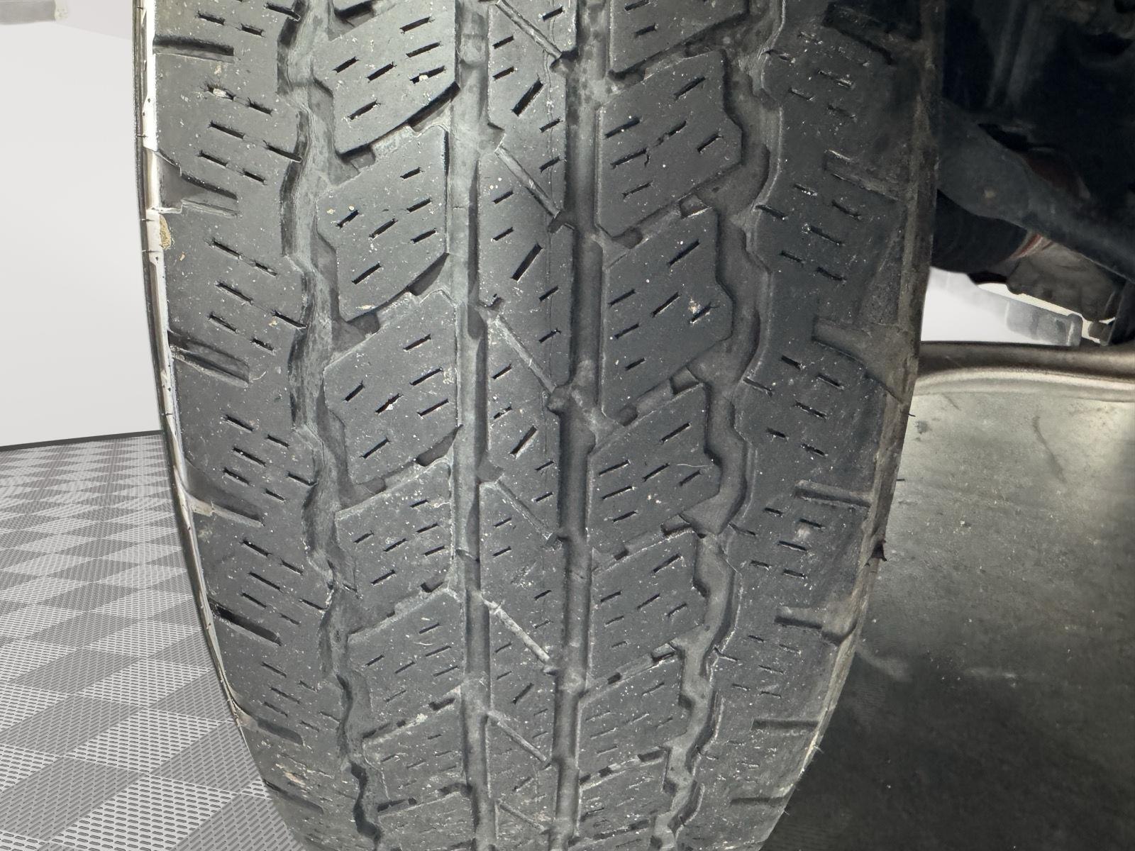 Vehicle photo 10