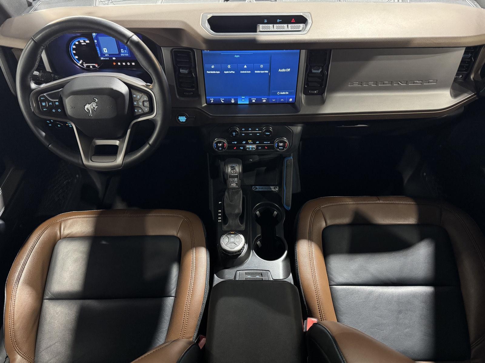 Vehicle photo 15