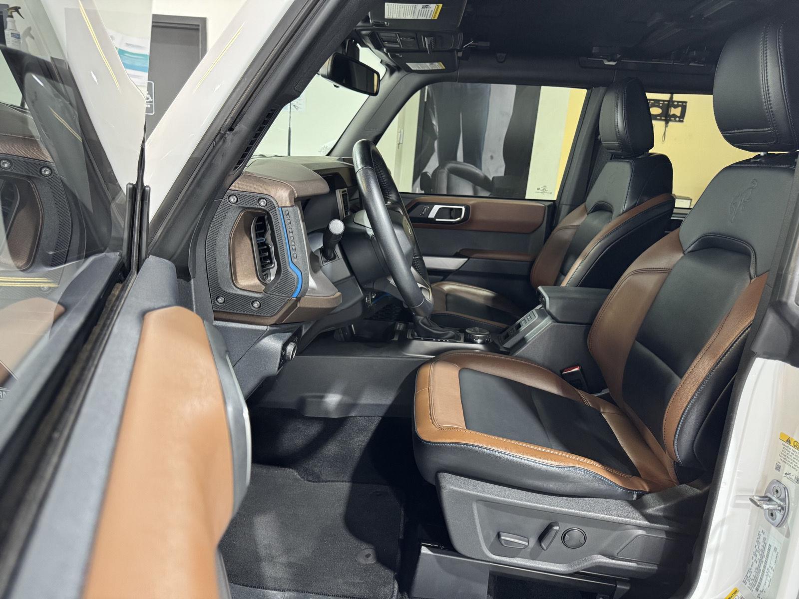 Vehicle photo 20