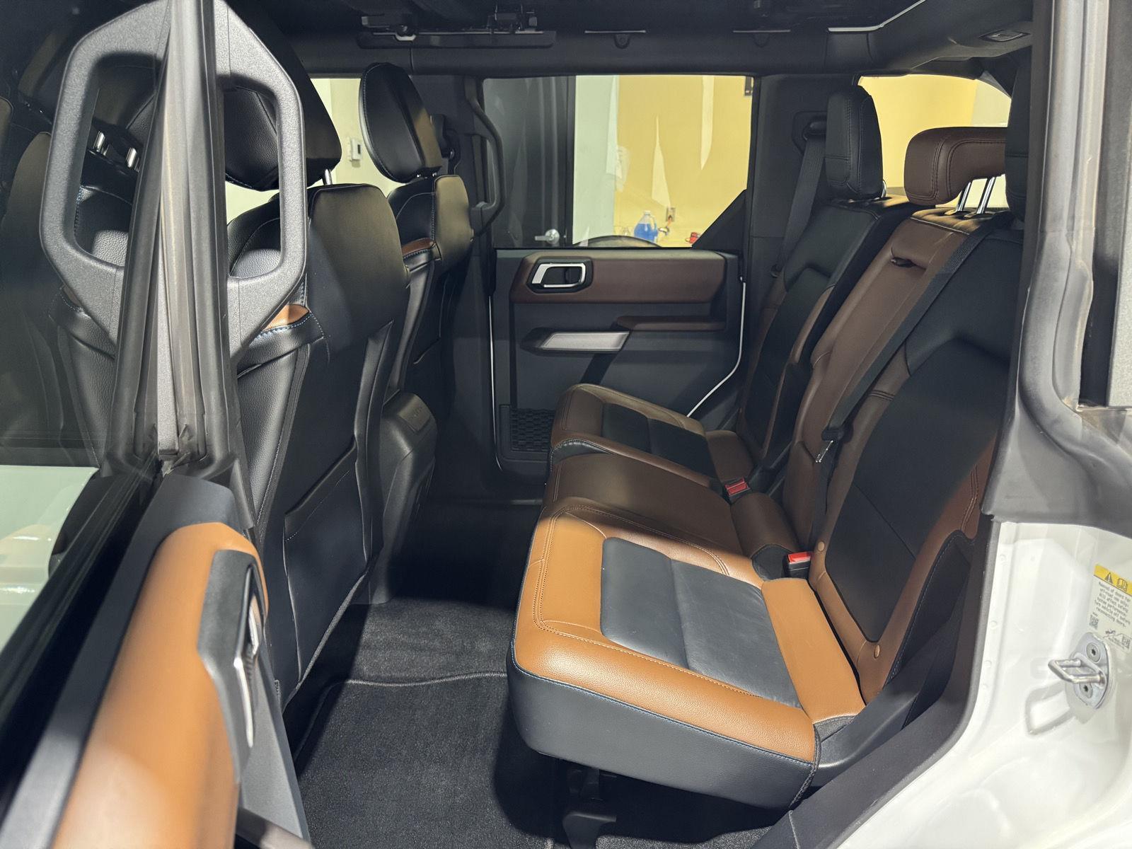 Vehicle photo 24
