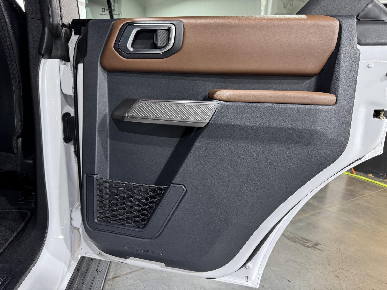 Vehicle photo 29