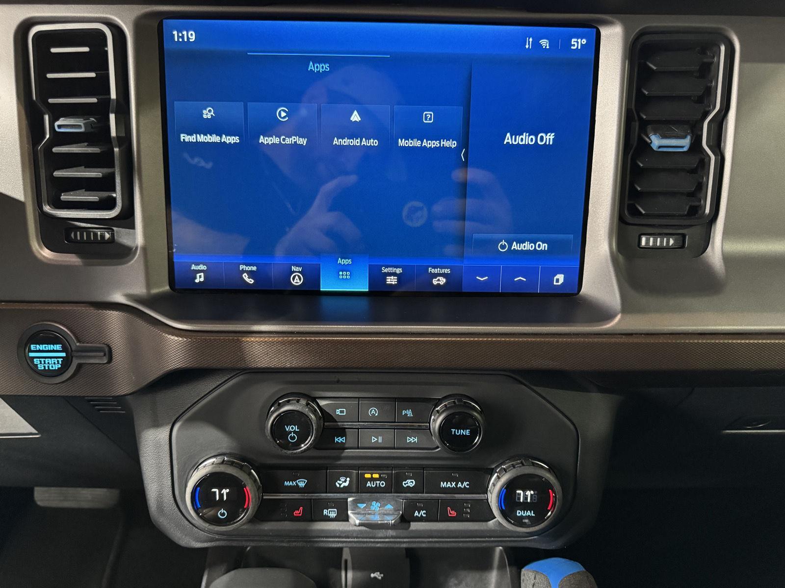 Vehicle photo 32