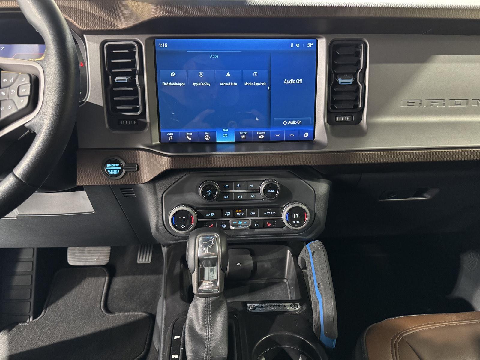 Vehicle photo 33