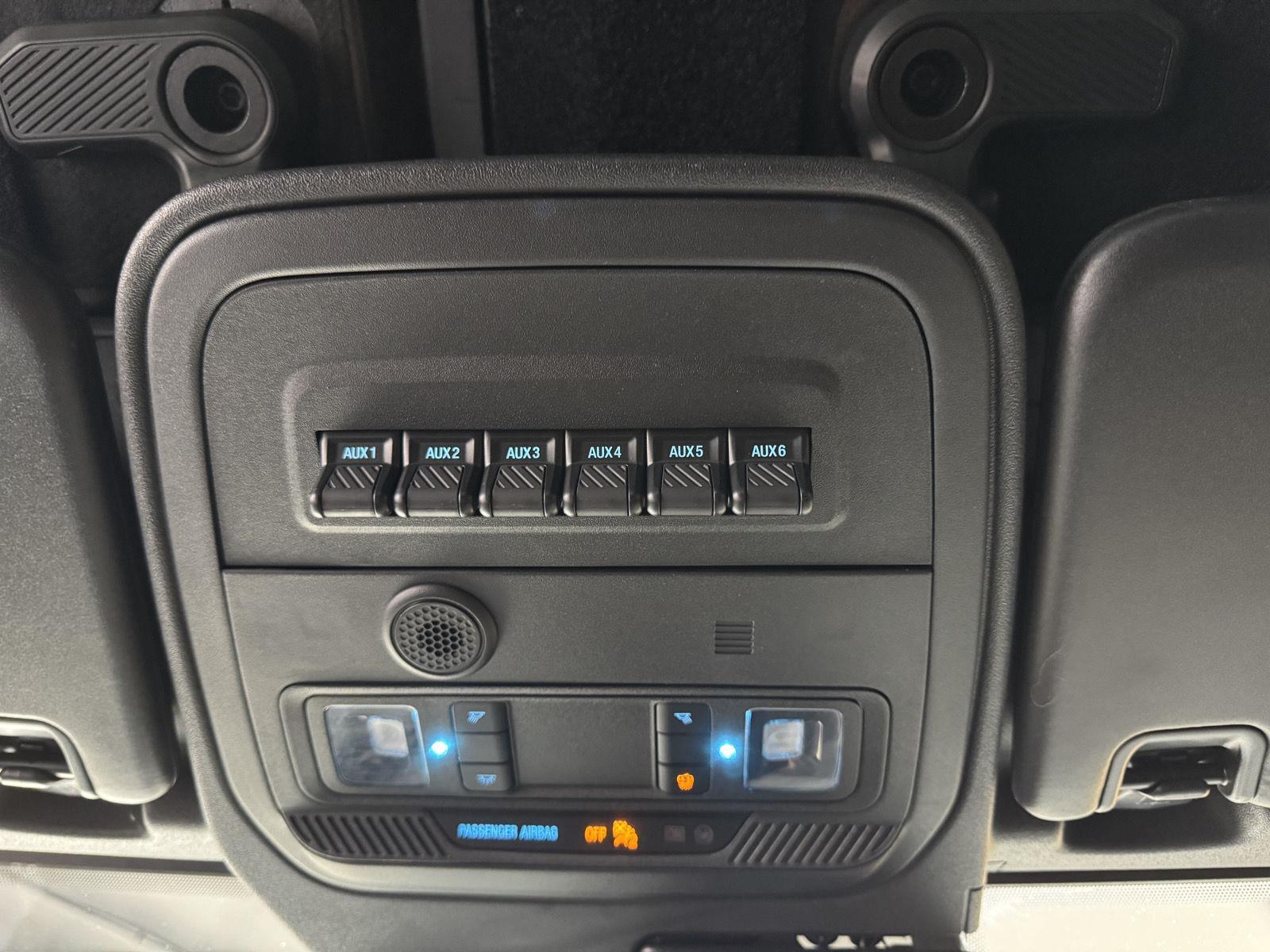 Vehicle photo 36