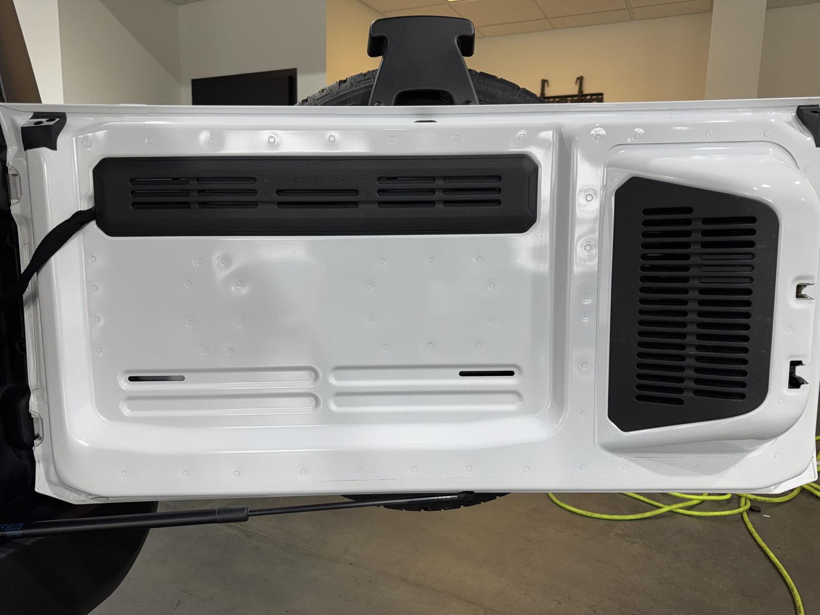 Vehicle photo 43