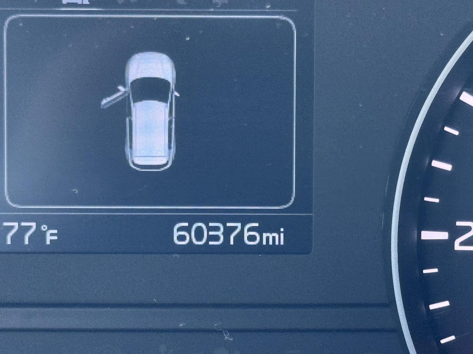 Vehicle photo 4