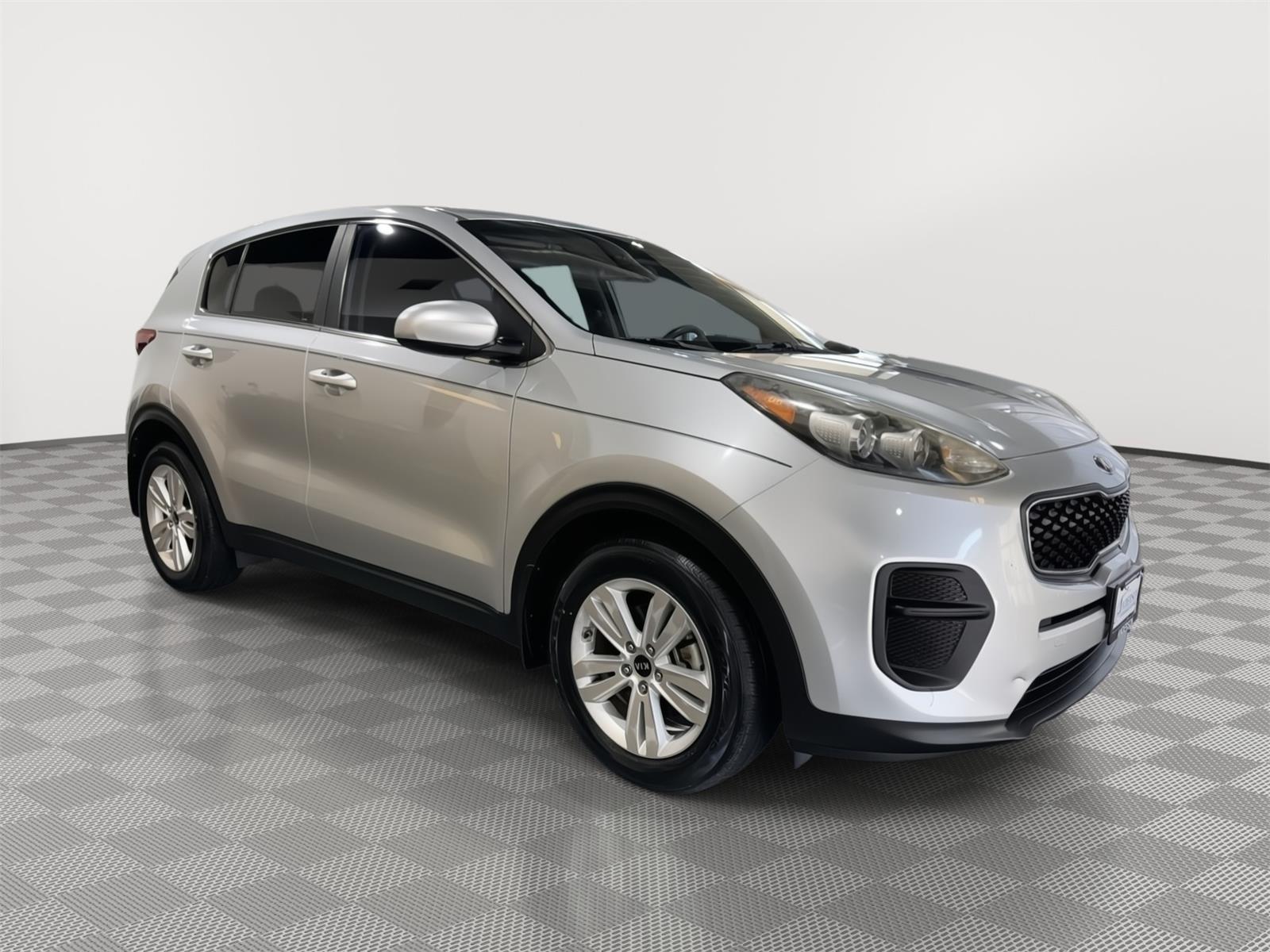 Vehicle photo 6