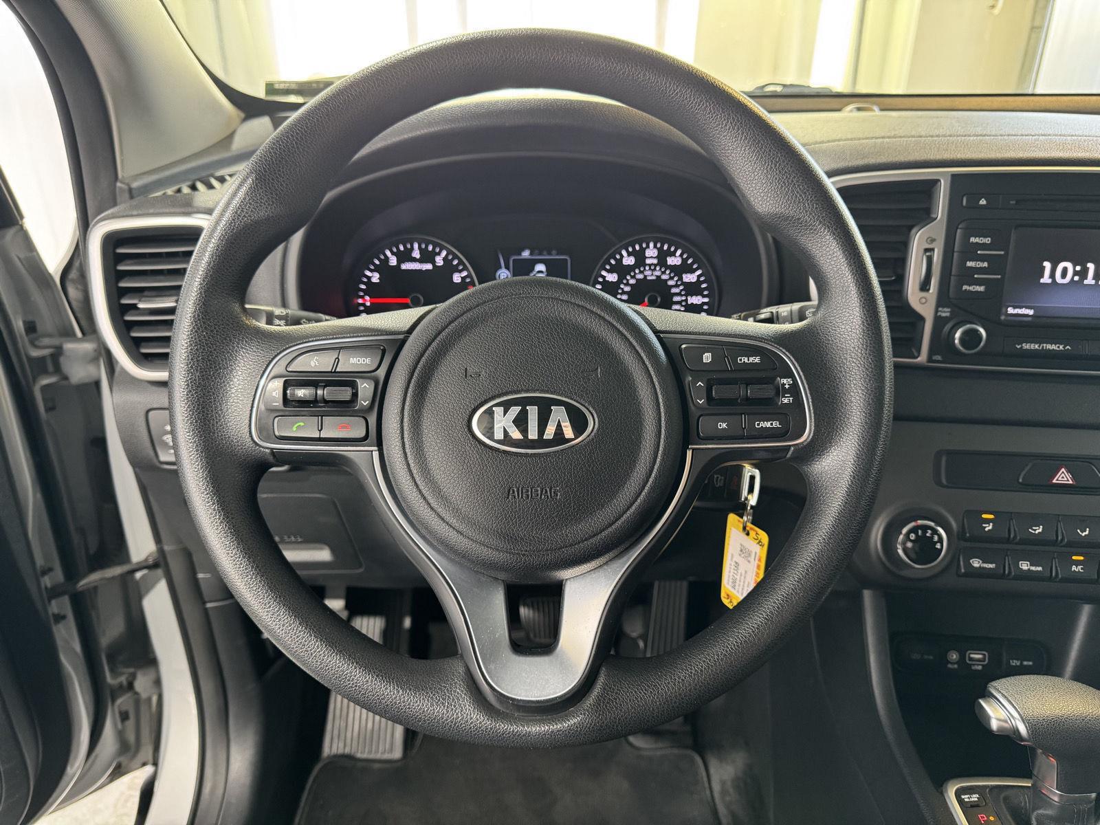 Vehicle photo 13