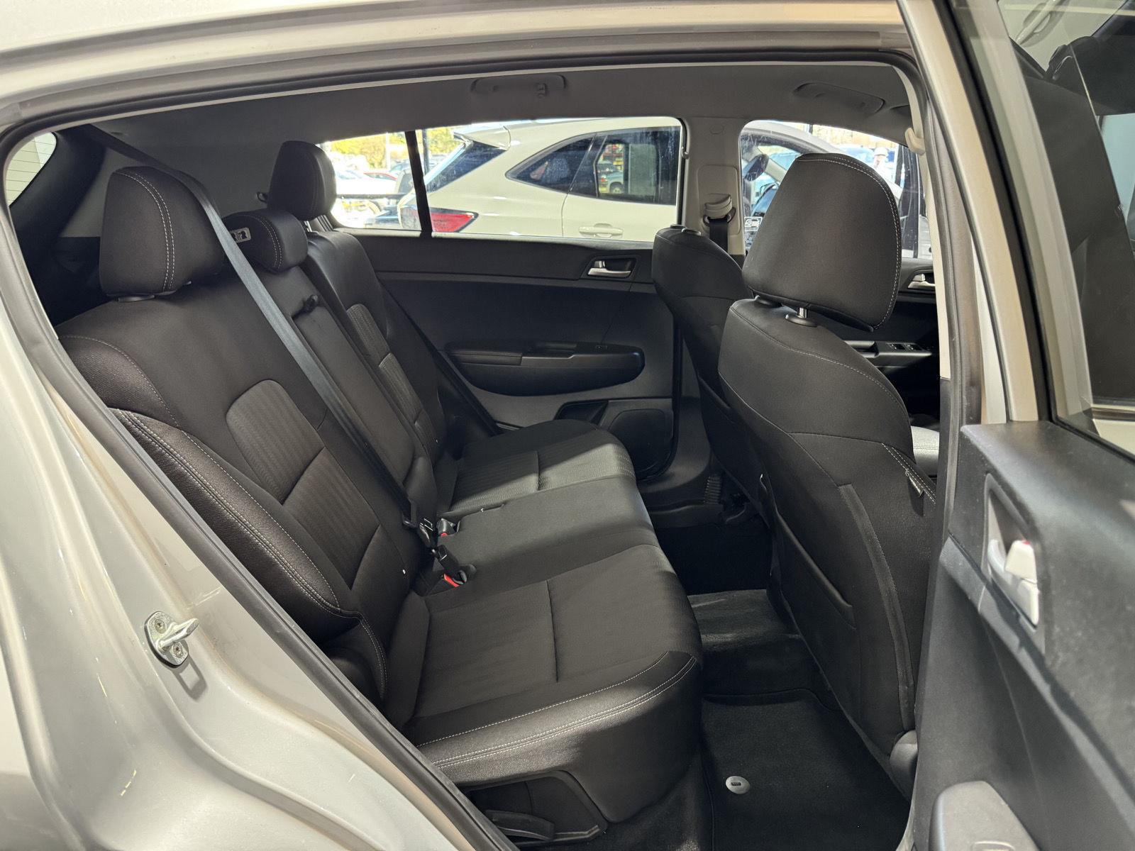 Vehicle photo 27