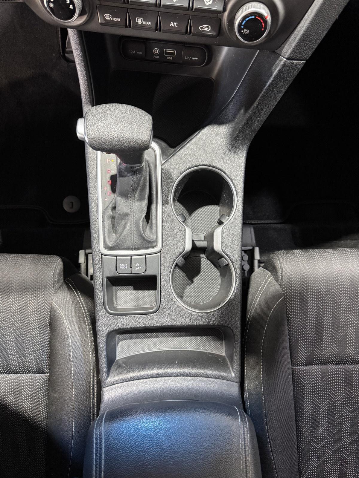 Vehicle photo 34