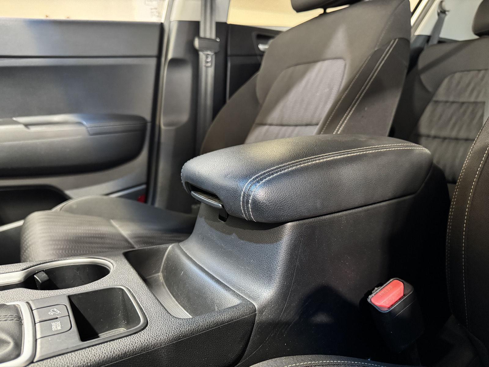Vehicle photo 35