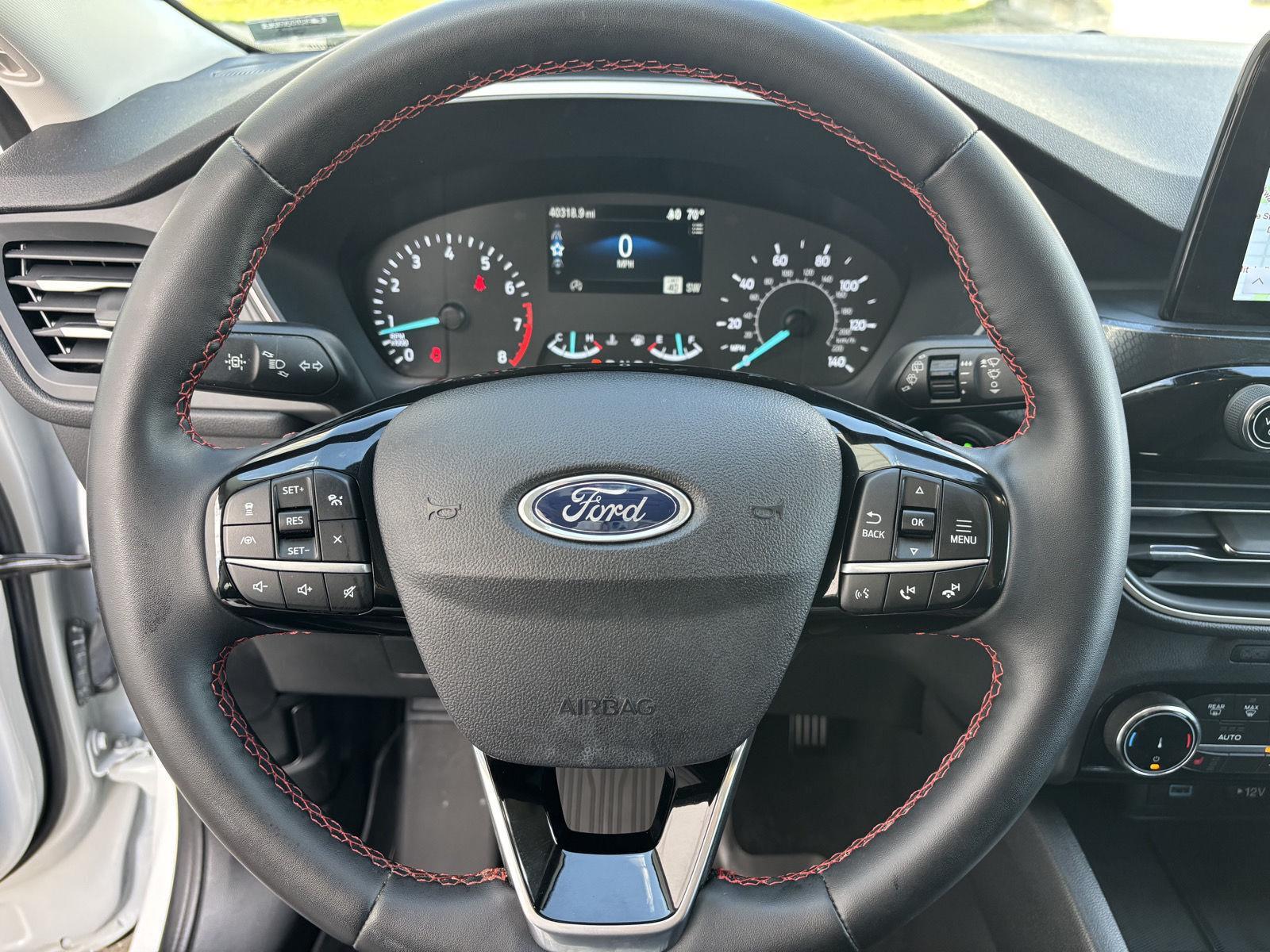 Vehicle photo 13