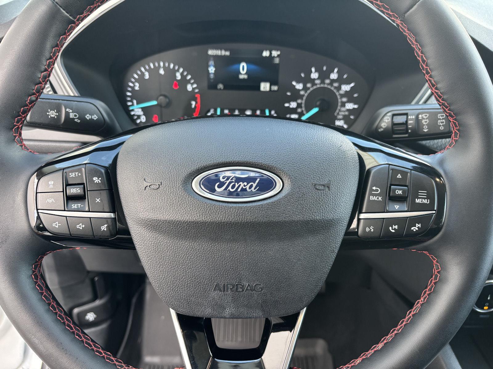 Vehicle photo 14