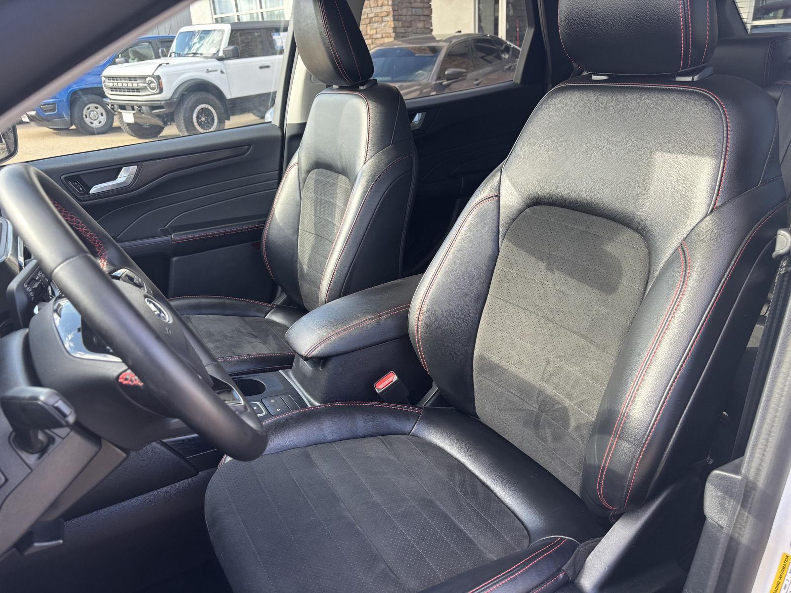 Vehicle photo 21