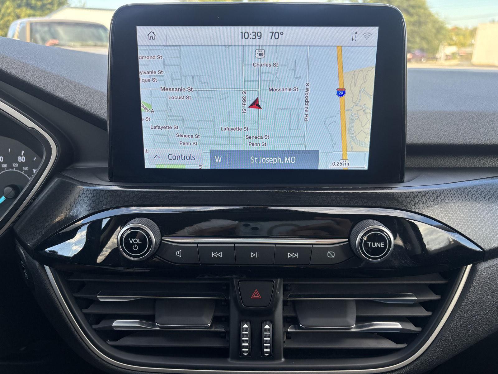Vehicle photo 34