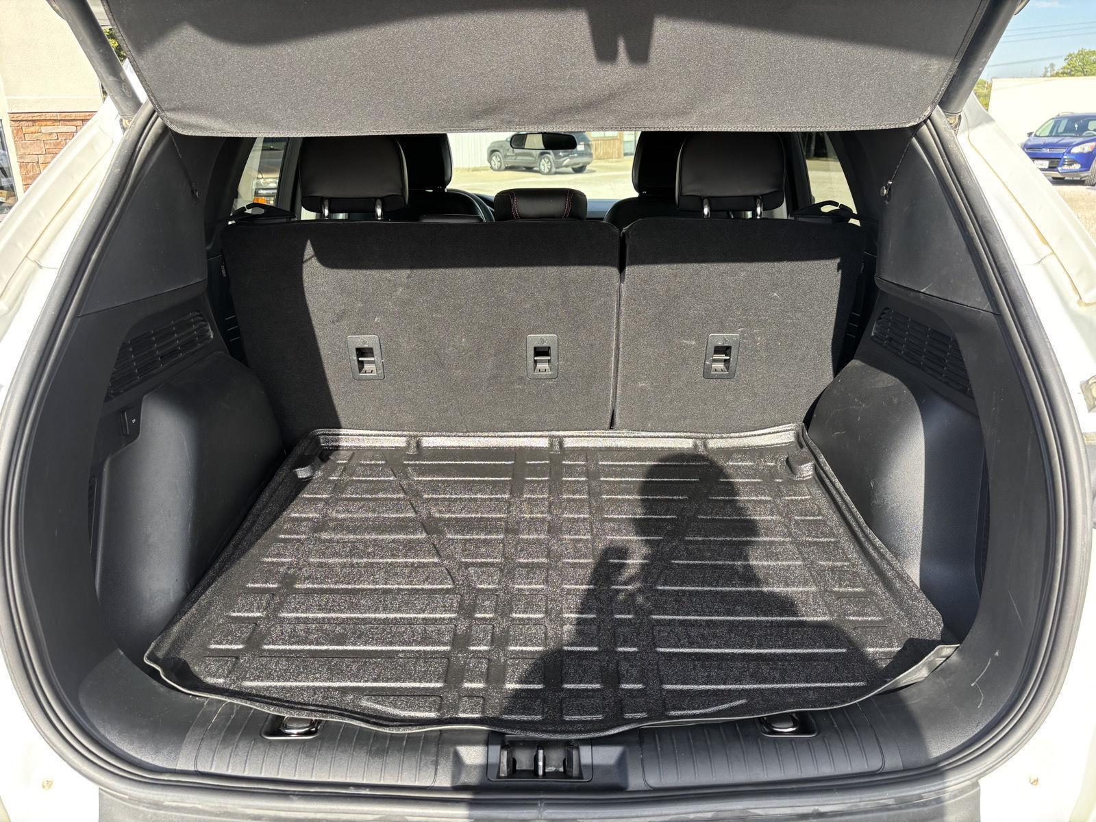 Vehicle photo 43