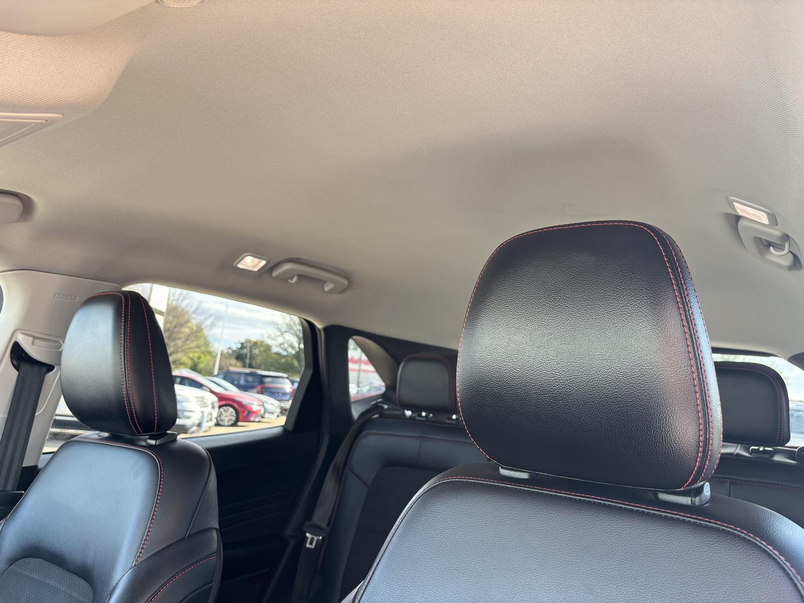 Vehicle photo 33