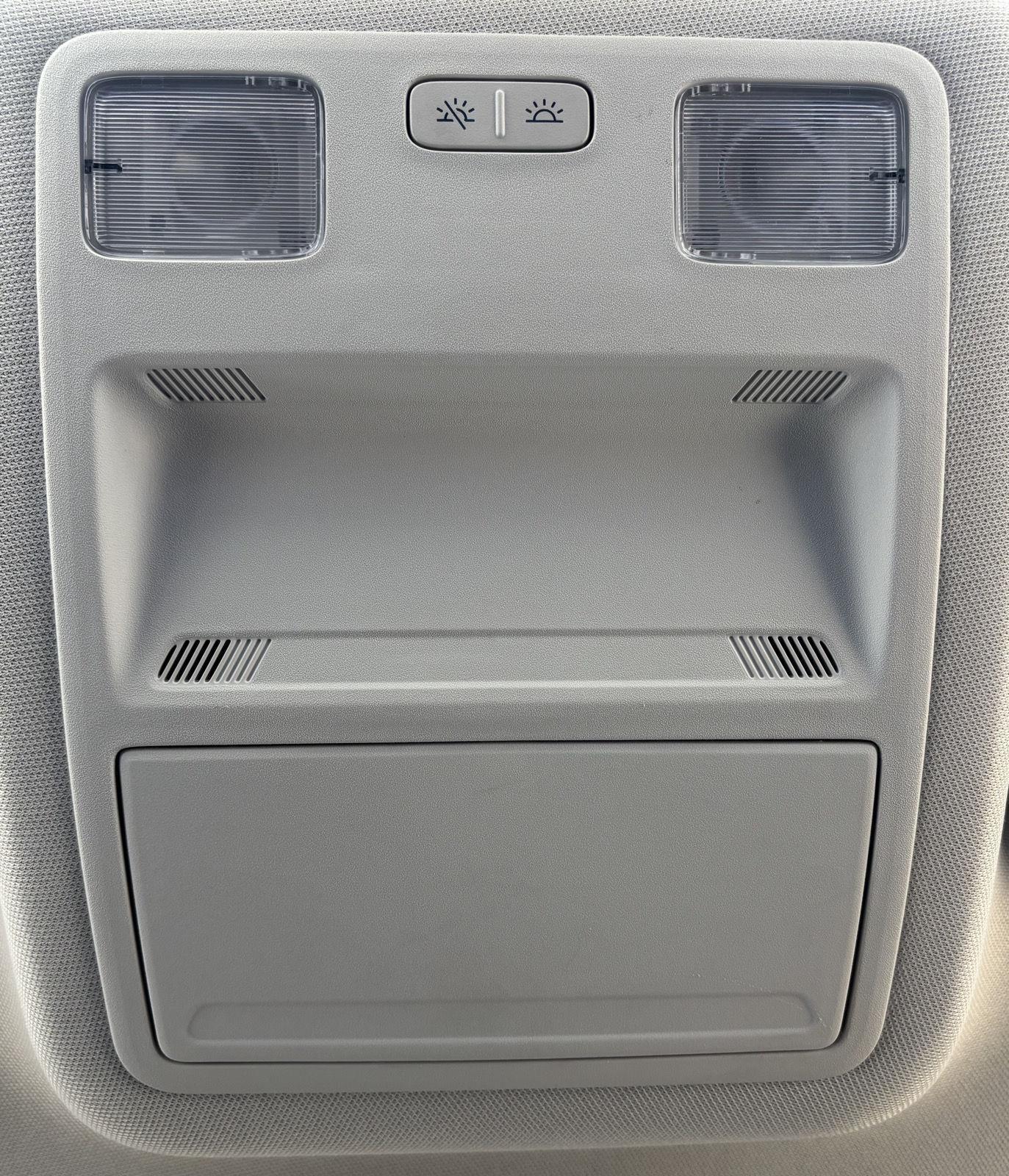 Vehicle photo 32