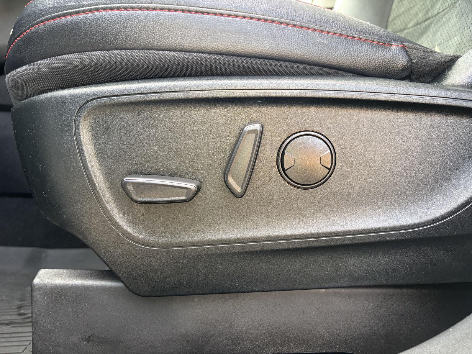 Vehicle photo 22