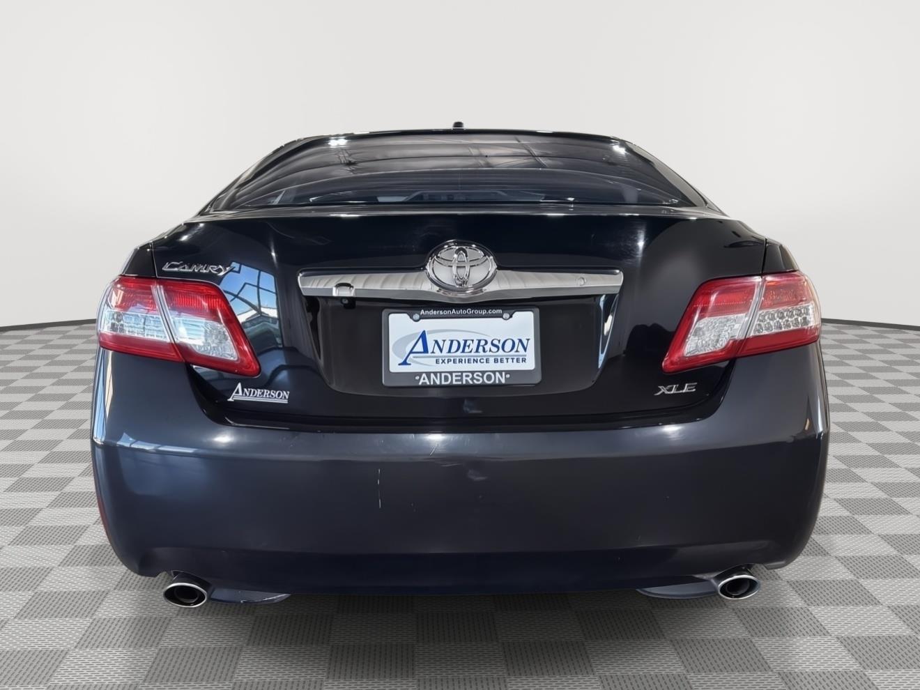 Vehicle photo 9