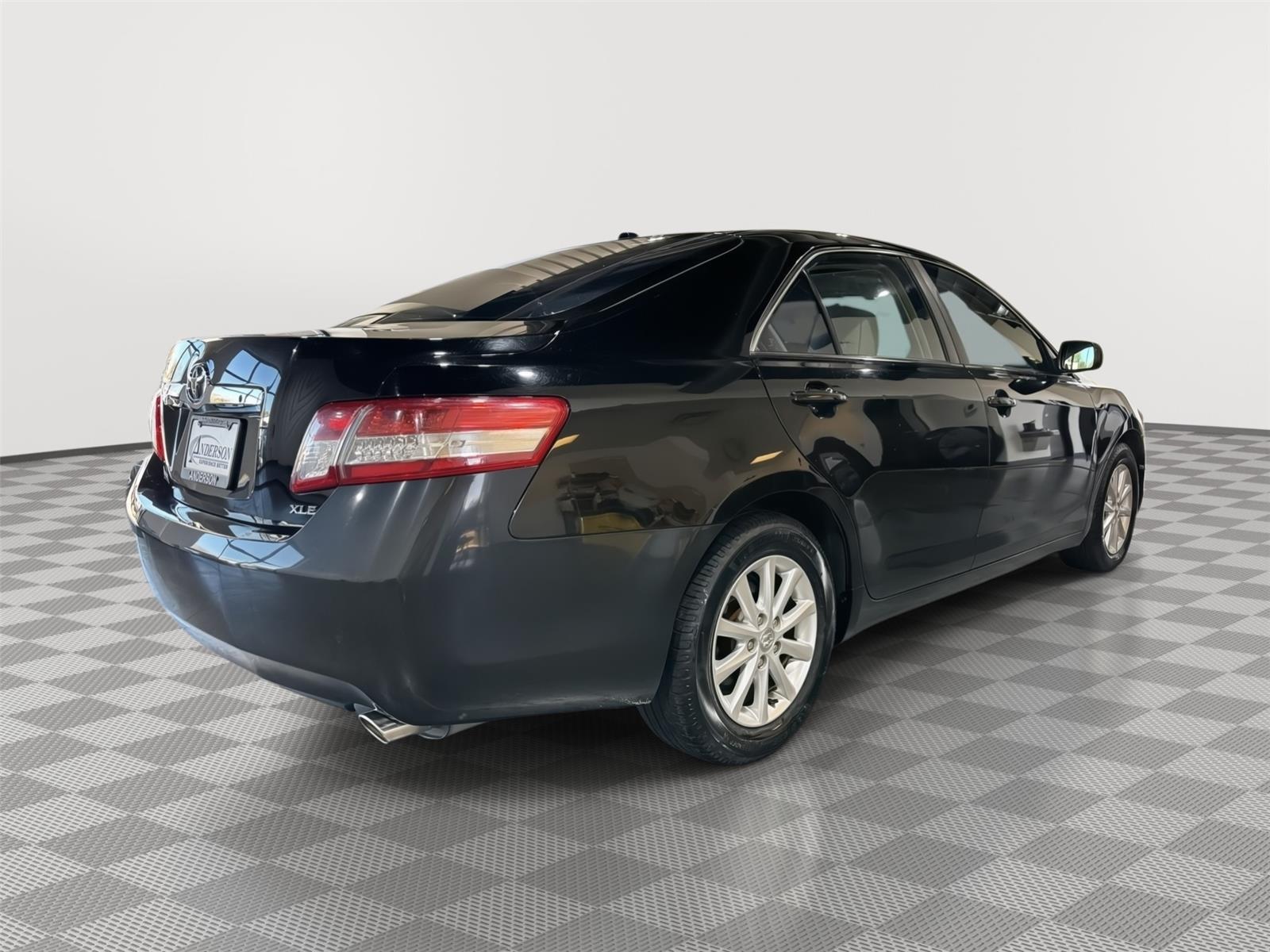 Vehicle photo 8